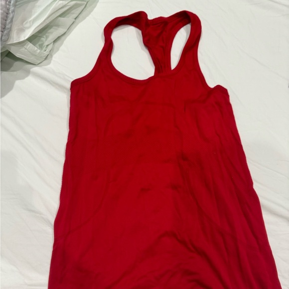3 Lululemon size 10 tanks - Picture 4 of 7